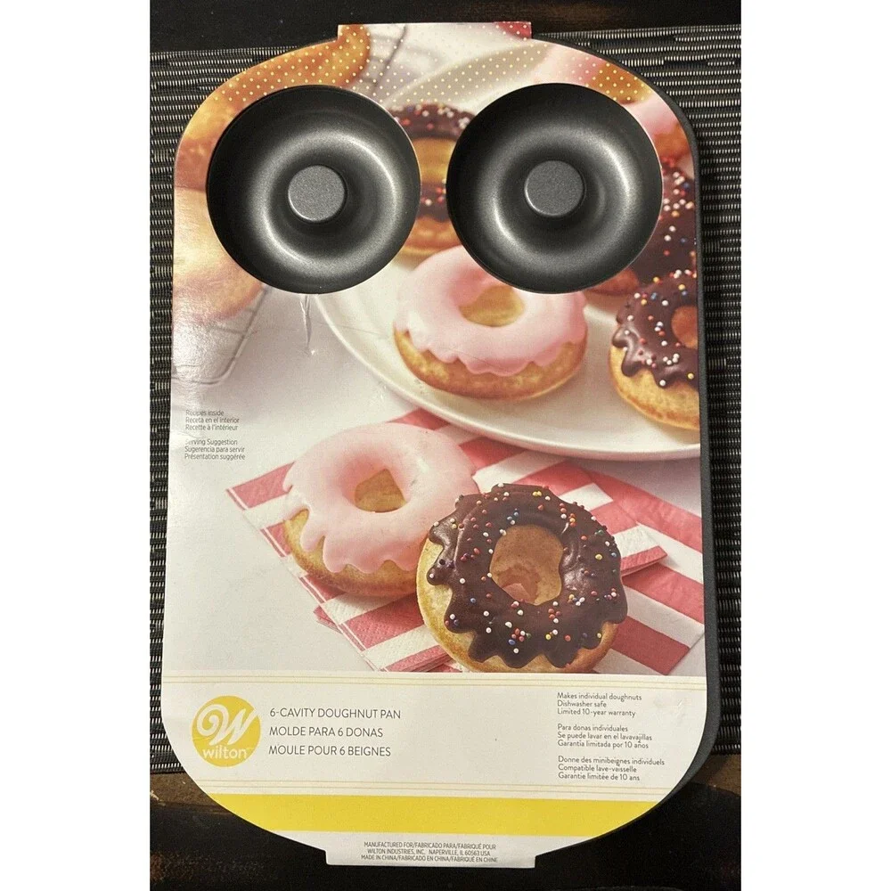 Wilton Doughnut Treat Pan Bakeware Mold 6 Individual Donuts Cavity 12